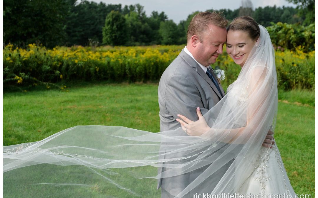 A Beautiful Outdoor Massabesic Audubon Center Wedding :: Bill & Amanda